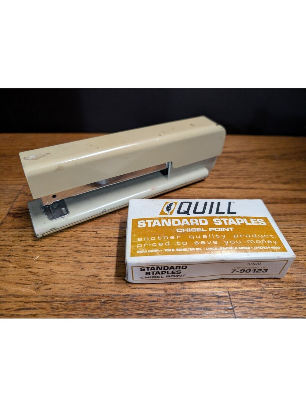 Vtg Bates Tan Stapler Model 9000 Tested Works w/ Chisel Point Quill Staples